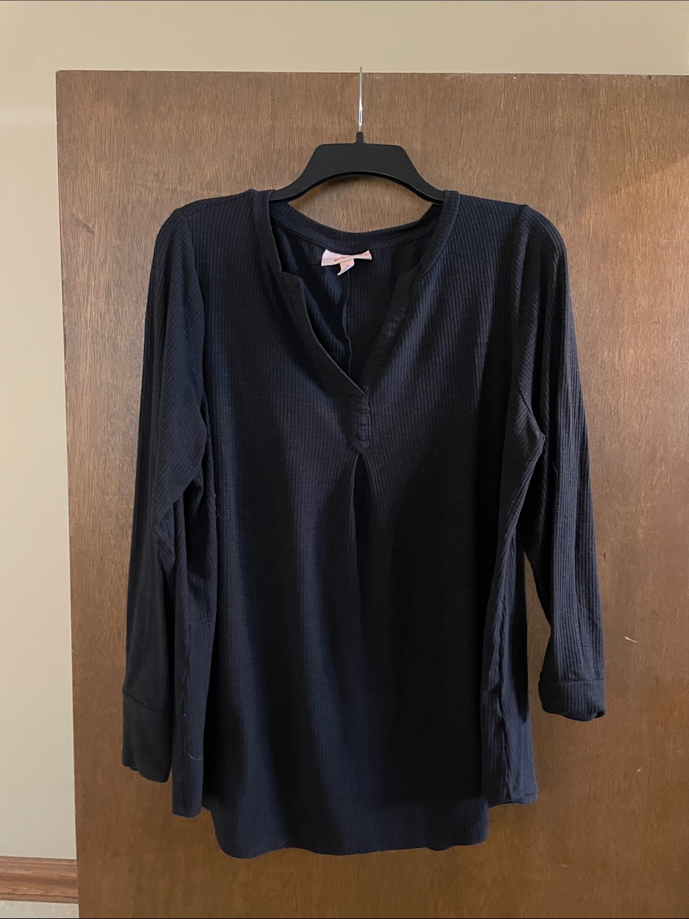 EVRI Black Ribbed Long-Sleeve Notch V Top